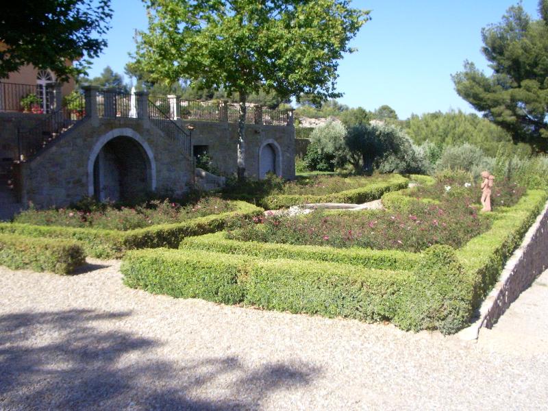 IMGP2535 Bandol - Chateau de Pibarnon 